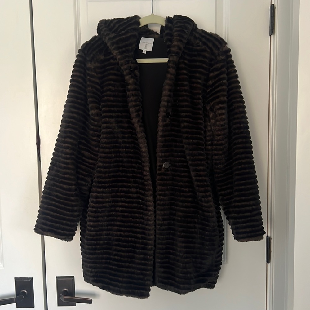 NWT Tess Elliott Studio Faux Fur Hooded Jacket